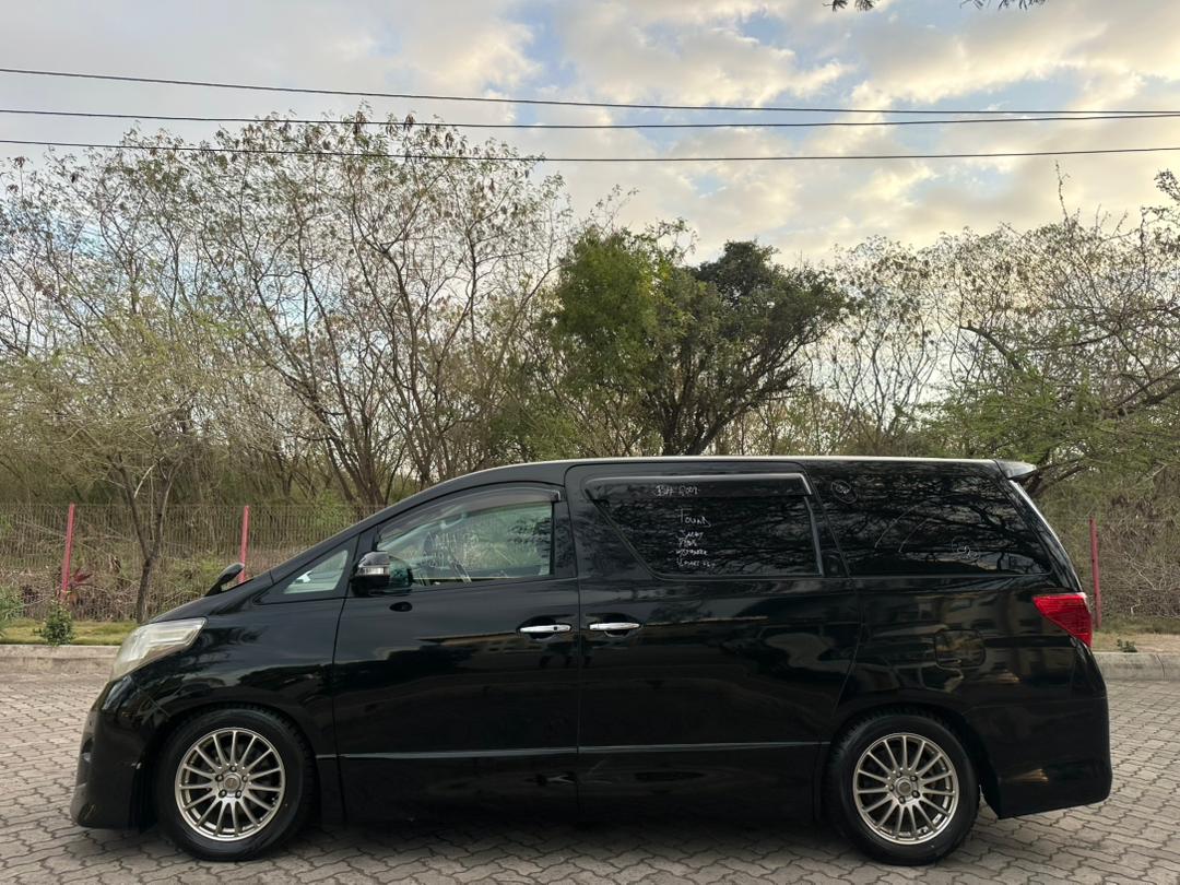 Toyota Alphard New thumbnail 7